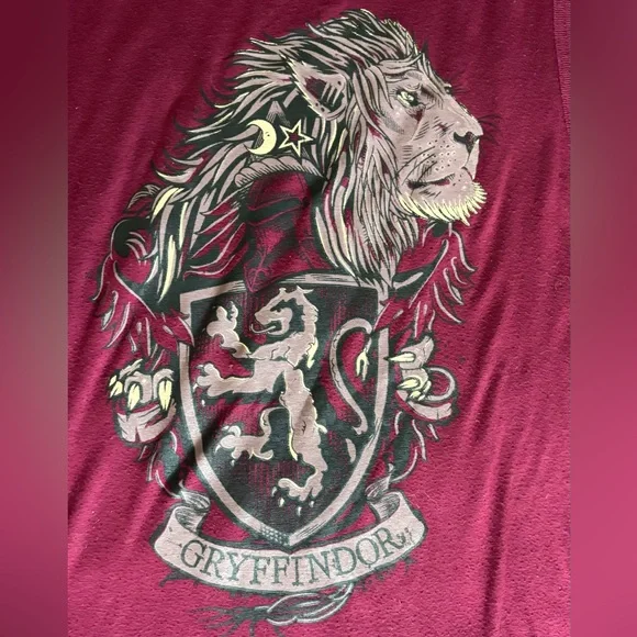 Gryffindor Harry Potter tank top size medium - Picture 3 of 4